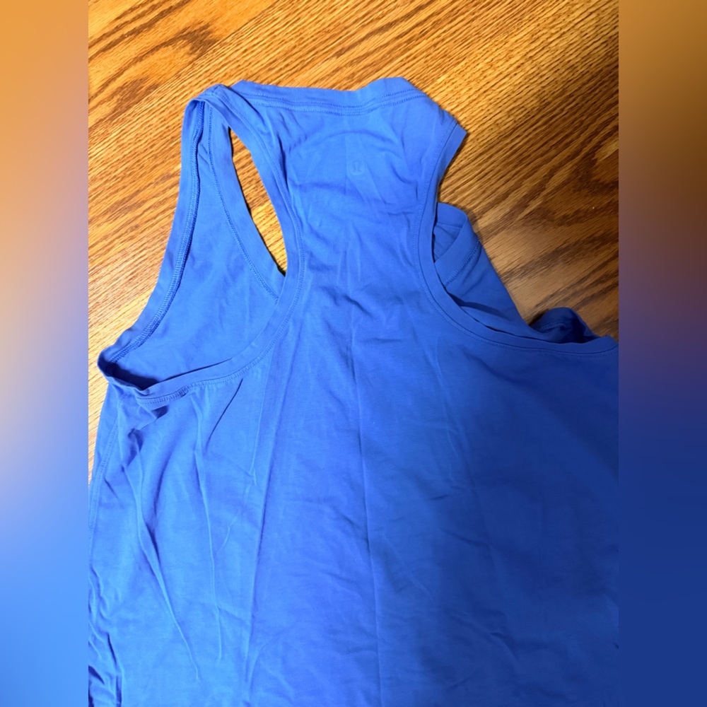 Lululemon tank - Picture 2 of 3